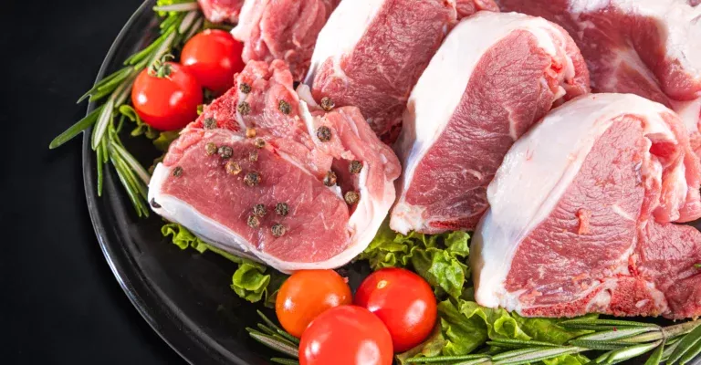 Carne de cerdo congelada y envasada procedente de Brasil: alta calidad, procesamiento certificado y normas internacionales de exportación.